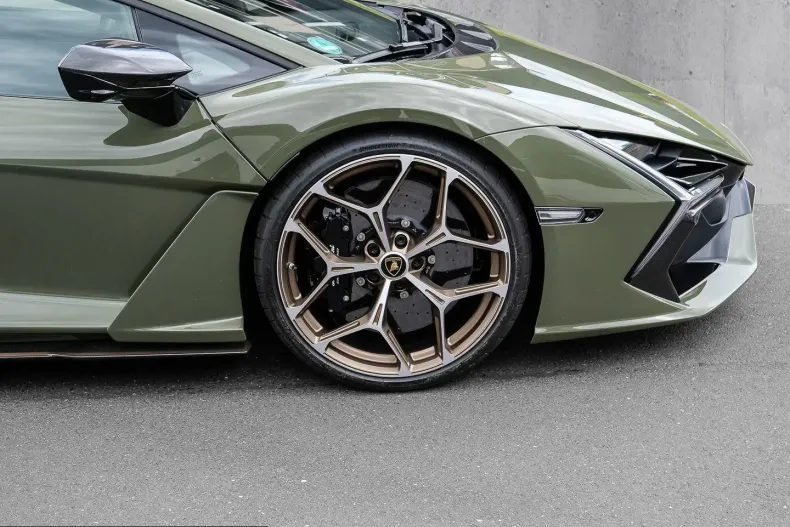 Lamborghini Revuelto din 2025 cu 2.500 km - oferta LAM210936 - foto 6