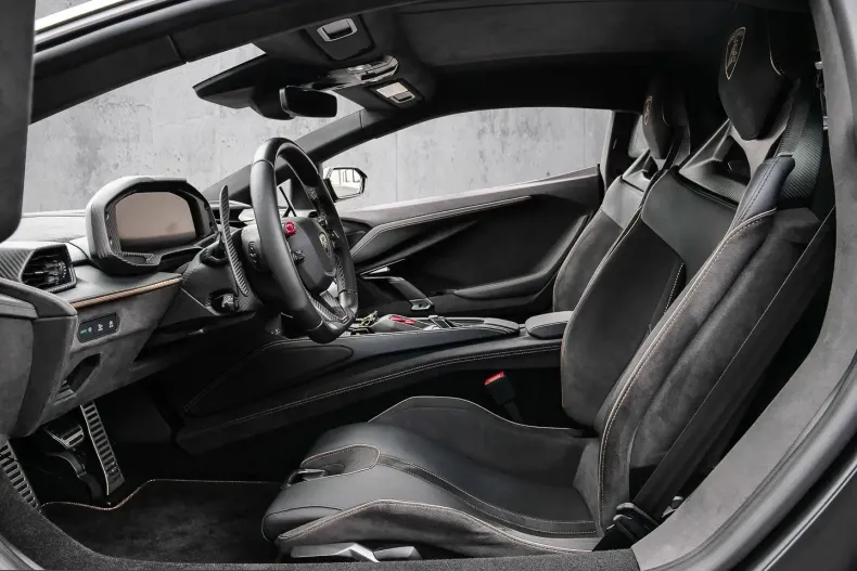 Lamborghini Revuelto din 2025 cu 2.500 km - oferta LAM210936 - foto 10