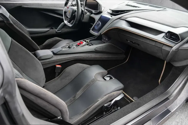 Lamborghini Revuelto din 2025 cu 2.500 km - oferta LAM210936 - foto 20