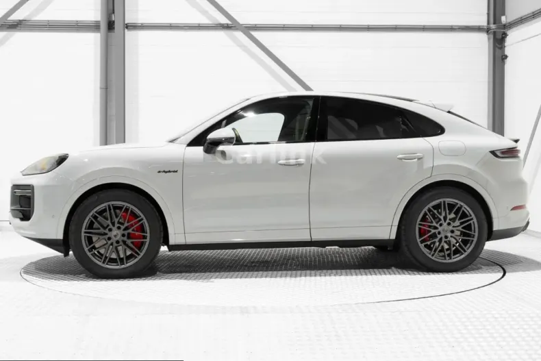 Porsche Cayenne din 2025 cu 14.750 km - oferta POR210939 - foto 2