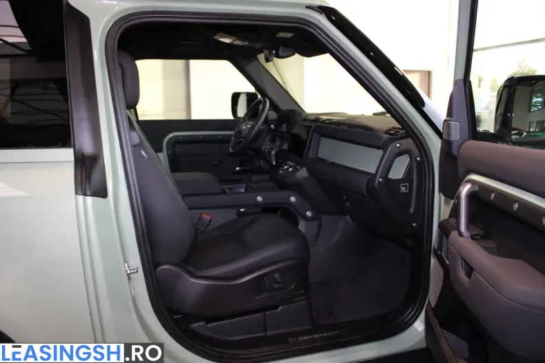 Land Rover Defender din 2023 cu 39.000 km - oferta LAN210945 - foto 16