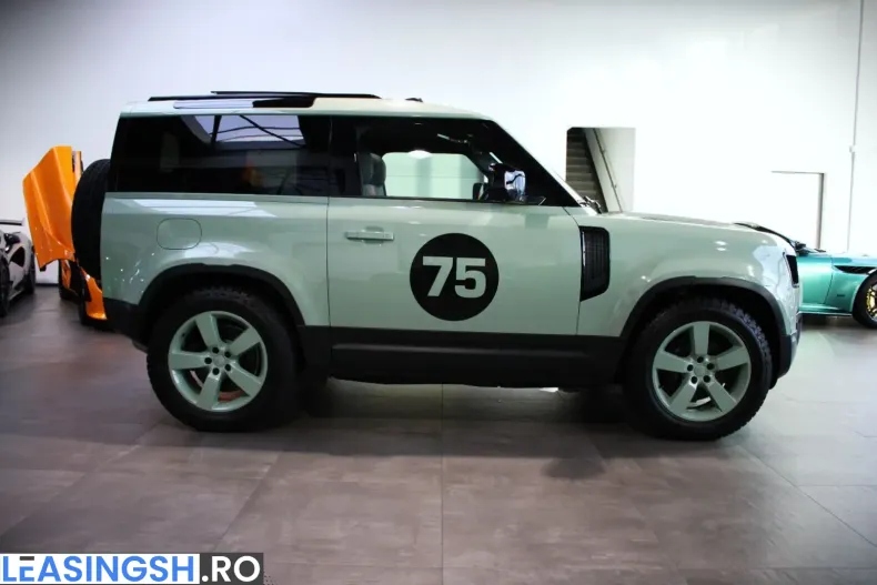 Land Rover Defender din 2023 cu 39.000 km - oferta LAN210945 - foto 17