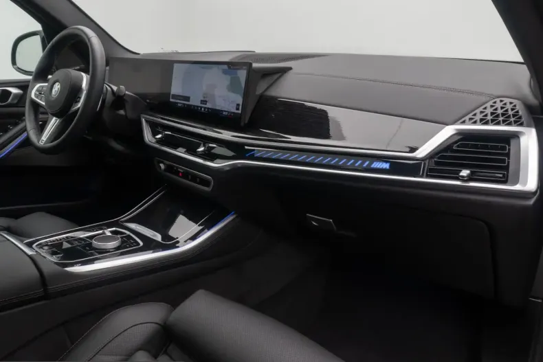 BMW X5 M60 (Seria X) din 2024 cu 17.669 km - oferta BMW210948 - foto 23