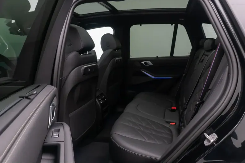 BMW X5 M60 (Seria X) din 2024 cu 17.669 km - oferta BMW210948 - foto 25