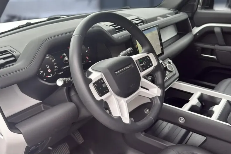 Land Rover Defender din 2025 cu 23.900 km - oferta LAN210951 - foto 7