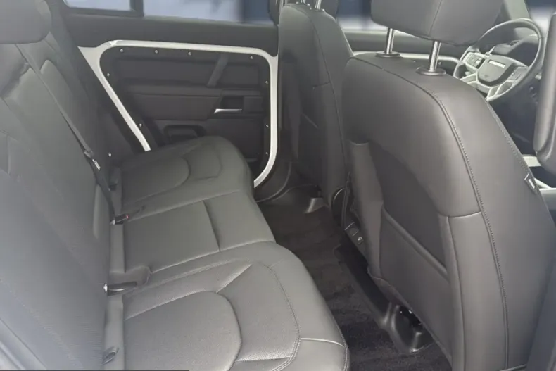 Land Rover Defender din 2025 cu 23.900 km - oferta LAN210951 - foto 13
