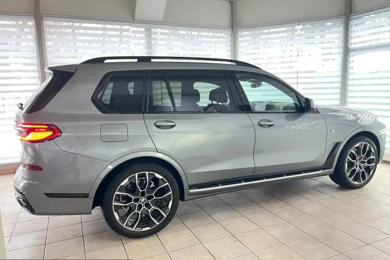 BMW X7 (Seria X) din 2023 cu 64.050 km - oferta BMW210957 - foto 6