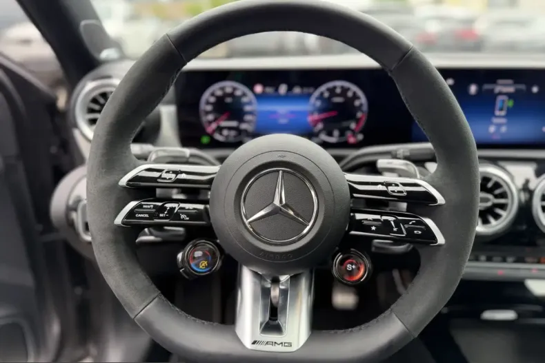 Mercedes-Benz A 45 AMG (Clasa A) din 2024 cu 5.260 km - oferta MER210958 - foto 13