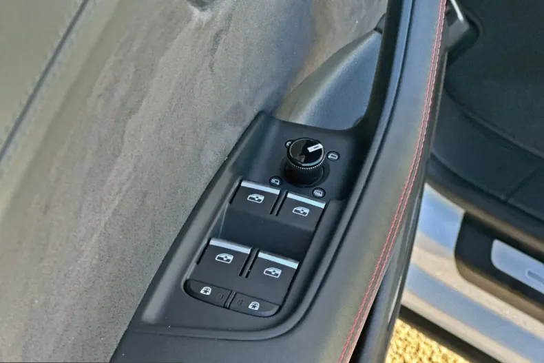 Audi RSQ8 din 2023 cu 93.490 km - oferta AUD210968 - foto 11