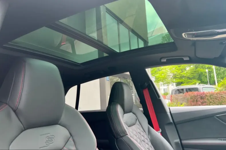 Audi Q8 din 2023 cu 5.000 km - oferta AUD210974 - foto 24