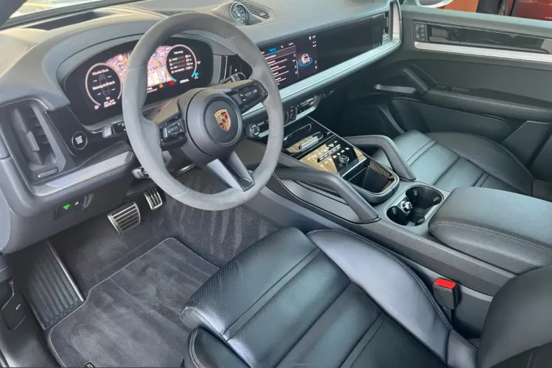 Porsche Cayenne din 2023 cu 28.500 km - oferta POR210984 - foto 4