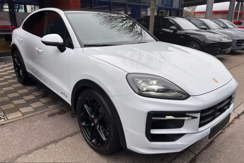 Porsche Cayenne din 2024 cu 31.500 km - oferta POR210985 - foto 3