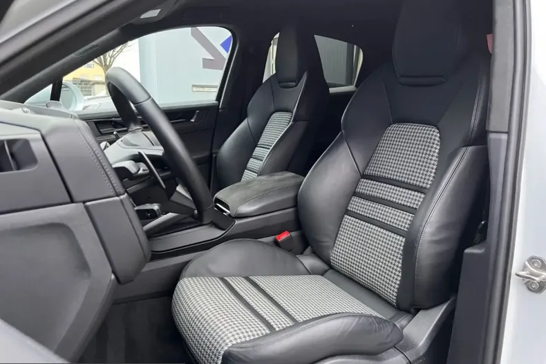 Porsche Cayenne din 2024 cu 31.500 km - oferta POR210985 - foto 12