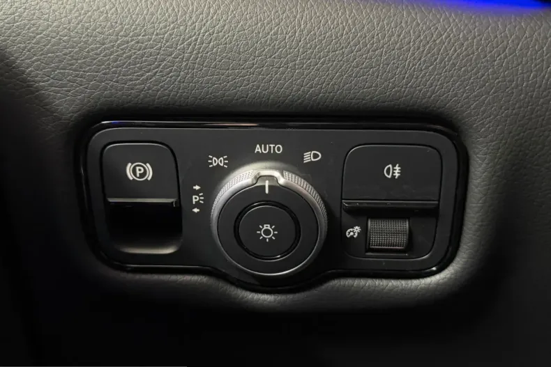 Mercedes-Benz V 300 (Clasa V) din 2025 cu 6.665 km - oferta MER210989 - foto 29