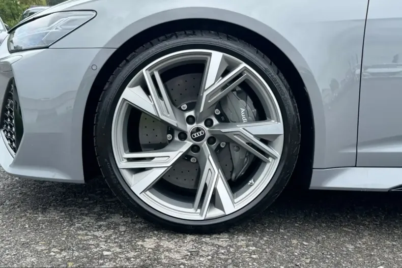 Audi RS6 din 2022 cu 43.354 km - oferta AUD210991 - foto 5
