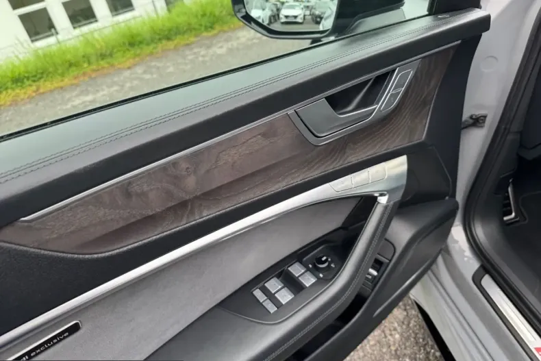 Audi RS6 din 2022 cu 43.354 km - oferta AUD210991 - foto 13