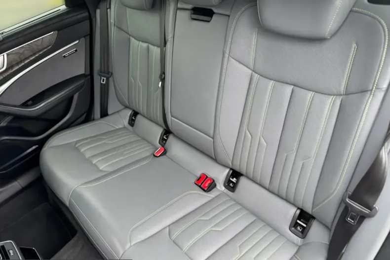 Audi RS6 din 2022 cu 43.354 km - oferta AUD210991 - foto 14