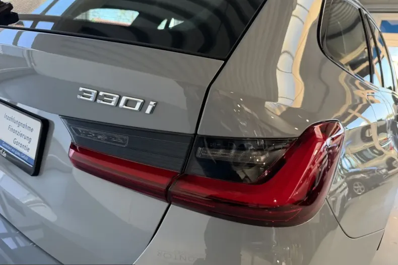 BMW 330 (Seria 3) din 2025 cu 9.848 km - oferta BMW210993 - foto 8