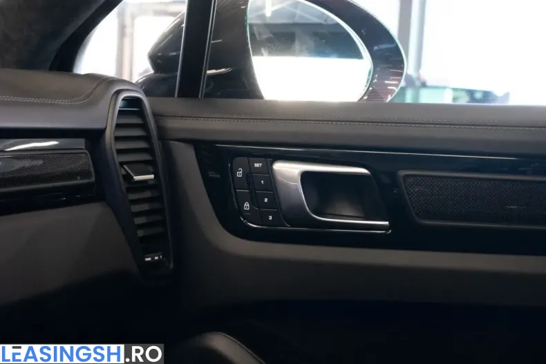 Porsche Cayenne din 2023 cu 41.916 km - oferta POR210994 - foto 42