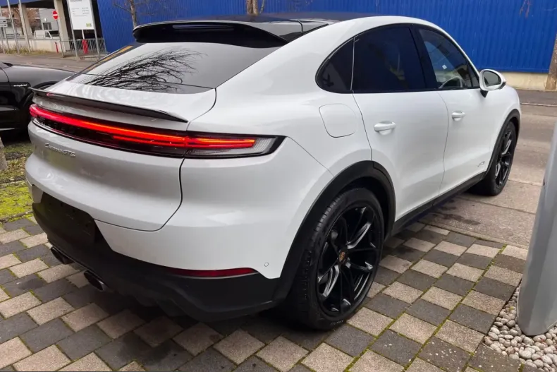 Porsche Cayenne din 2024 cu 31.500 km - oferta POR210997 - foto 8
