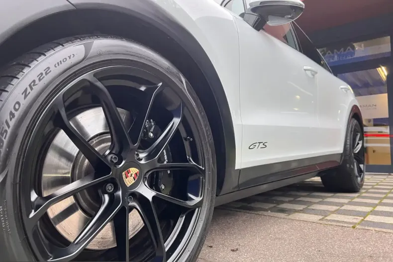 Porsche Cayenne din 2024 cu 31.500 km - oferta POR210997 - foto 9