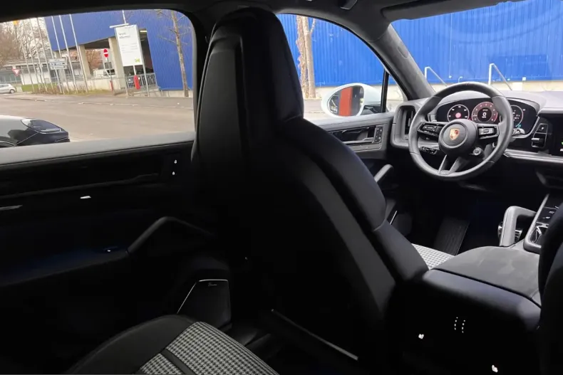 Porsche Cayenne din 2024 cu 31.500 km - oferta POR210997 - foto 25