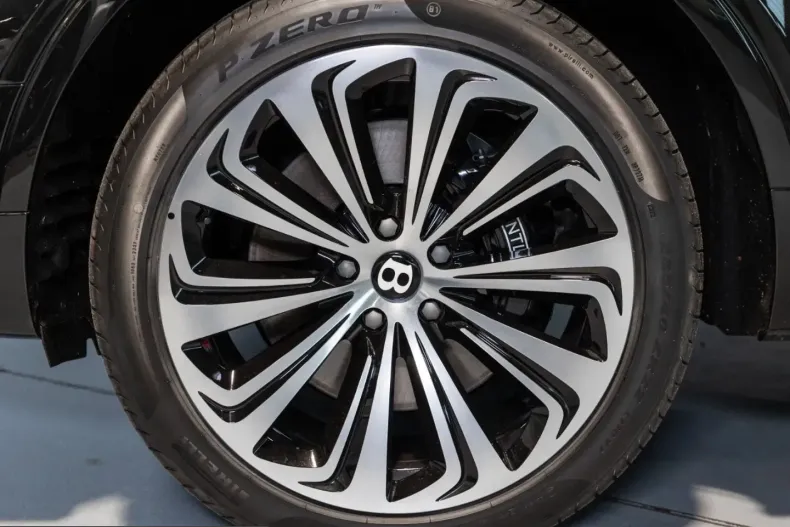 Bentley Bentayga din 2023 cu 17.766 km - oferta BEN211000 - foto 6