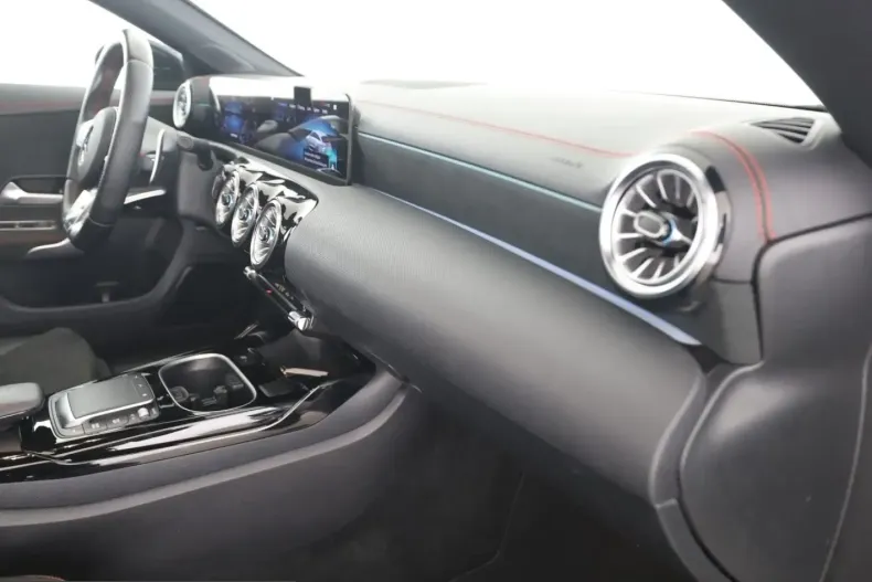 Mercedes-Benz CLA 35 AMG Shooting Brake (Clasa CLA) din 2023 cu 26.200 km - oferta MER211002 - foto 12