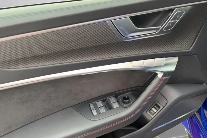 Audi RS6 din 2023 cu 69.990 km - oferta AUD211004 - foto 13