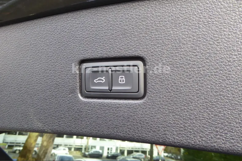 Audi Q8 din 2025 cu 8.900 km - oferta AUD211018 - foto 21
