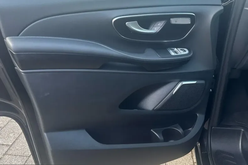 Mercedes-Benz V 300 (Clasa V) din 2025 cu 25.450 km - oferta MER211019 - foto 16