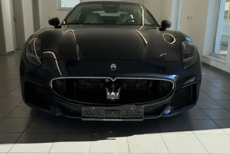 Maserati GranCabrio din 2025 cu 5.300 km - oferta MAS211027 - foto 2
