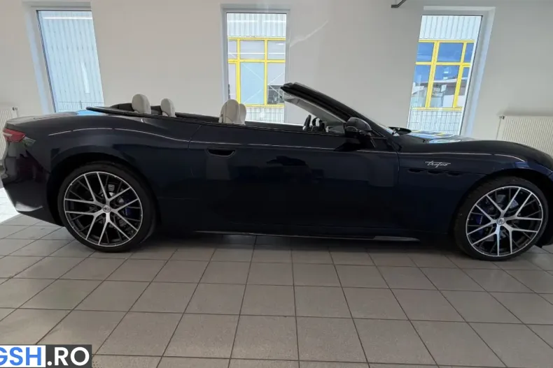 Maserati GranCabrio din 2025 cu 5.300 km - oferta MAS211027 - foto 8
