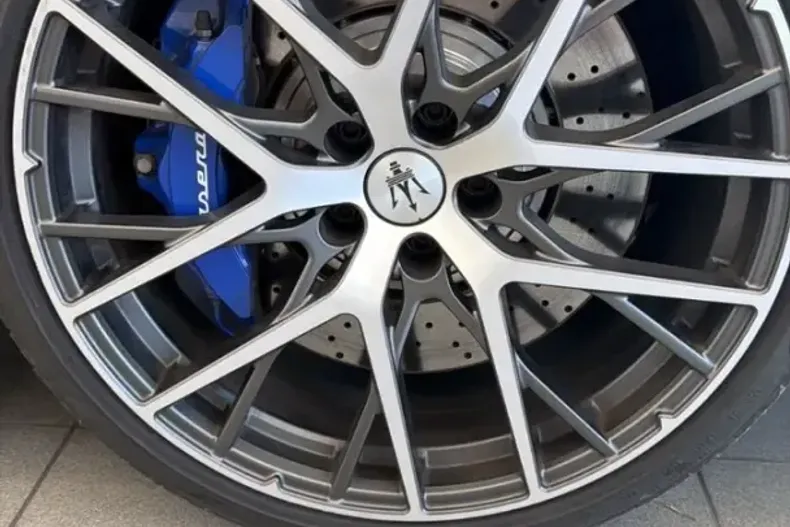 Maserati GranCabrio din 2025 cu 5.300 km - oferta MAS211027 - foto 13