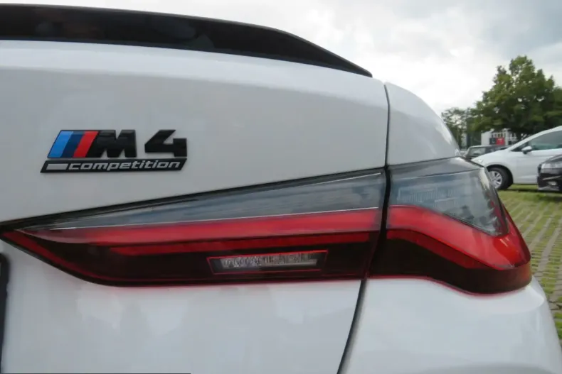 BMW M4 (Seria 4) din 2023 cu 29.811 km - oferta BMW211030 - foto 2