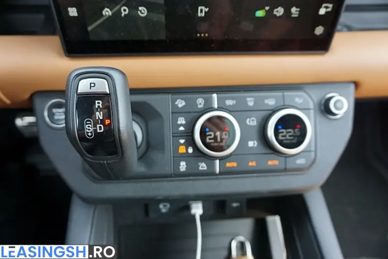 Land Rover Defender din 2024 cu 34.500 km - oferta LAN211031 - foto 18
