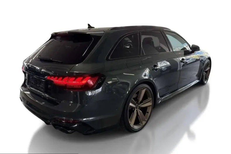 Audi RS4 din 2023 cu 45.195 km - oferta AUD211043 - foto 5