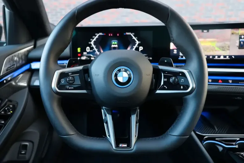 BMW 550 (Seria 5) din 2025 cu 9.799 km - oferta BMW211063 - foto 37