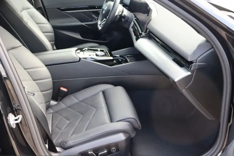 BMW 520 (Seria 5) din 2024 cu 17.690 km - oferta BMW211071 - foto 10