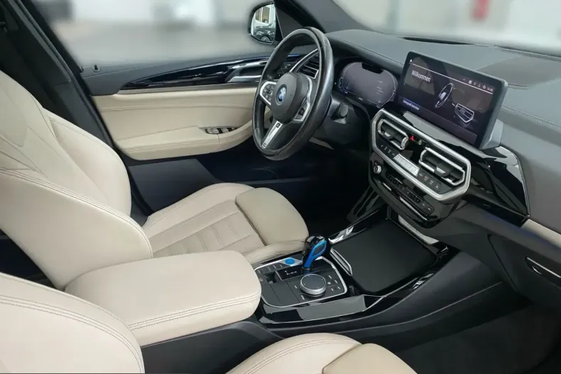 BMW iX3 (Seria X) din 2022 cu 69.700 km - oferta BMW211082 - foto 3