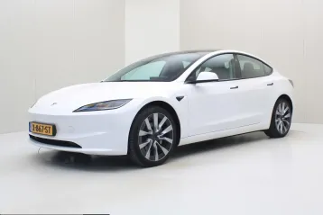 Tesla Model 3 din 2024 - oferta TES211089