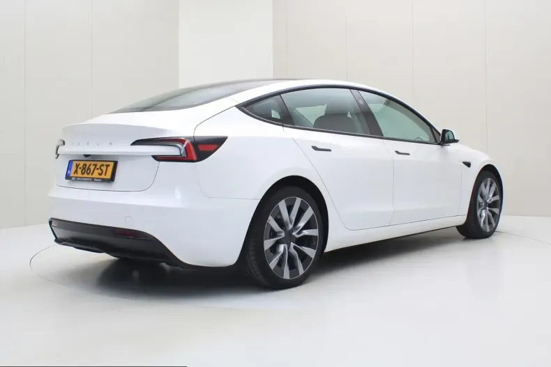 Tesla Model 3 din 2024 cu 41.185 km - oferta TES211089 - foto 2