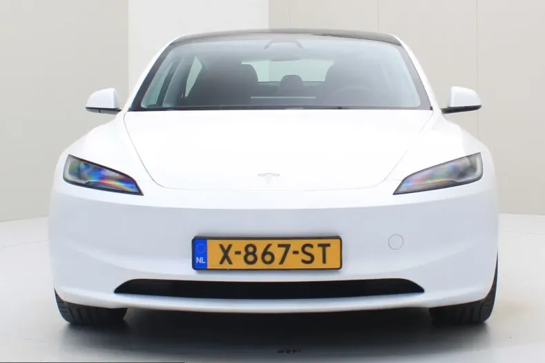Tesla Model 3 din 2024 cu 41.185 km - oferta TES211089 - foto 5