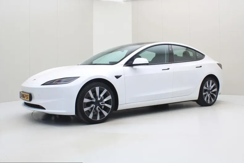 Tesla Model 3 din 2024 cu 41.185 km - oferta TES211089 - foto 7