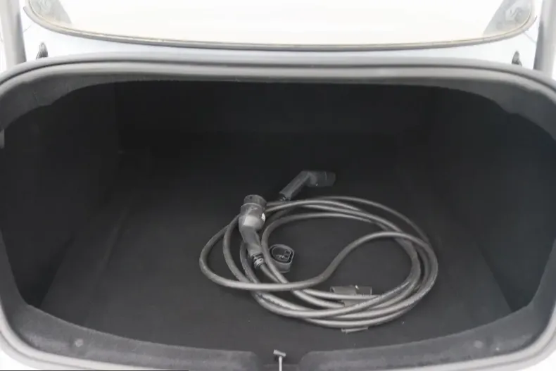 Tesla Model 3 din 2024 cu 41.185 km - oferta TES211089 - foto 8