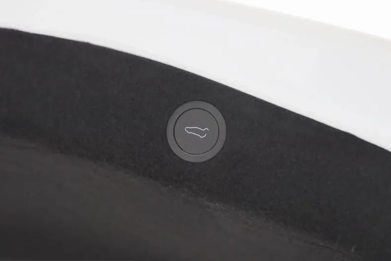 Tesla Model 3 din 2024 cu 41.185 km - oferta TES211089 - foto 9