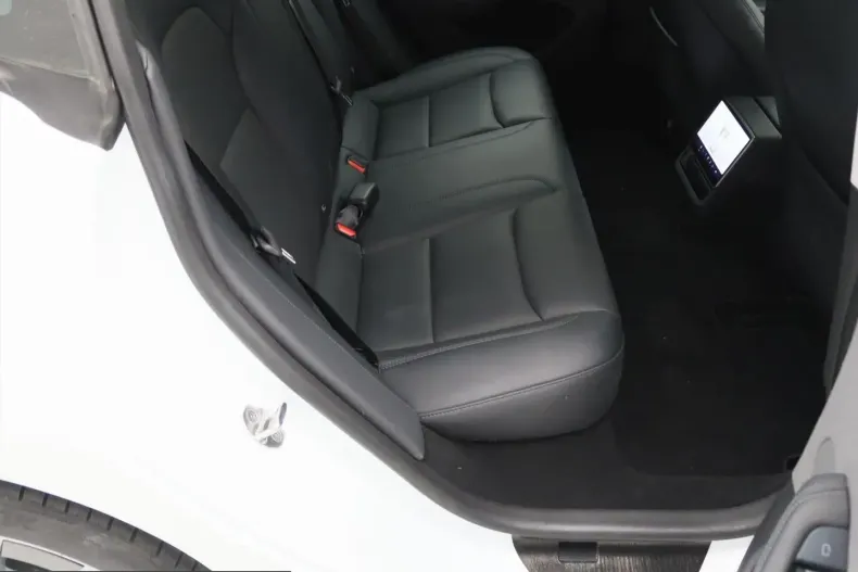 Tesla Model 3 din 2024 cu 41.185 km - oferta TES211089 - foto 14