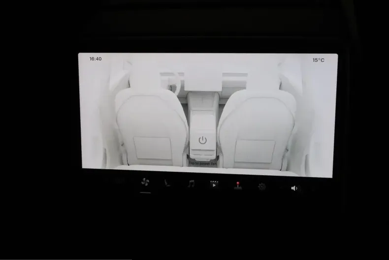 Tesla Model 3 din 2024 cu 41.185 km - oferta TES211089 - foto 17