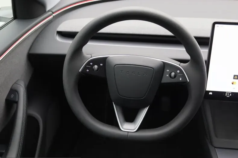 Tesla Model 3 din 2024 cu 41.185 km - oferta TES211089 - foto 20