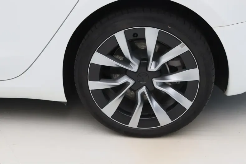 Tesla Model 3 din 2024 cu 41.185 km - oferta TES211089 - foto 24